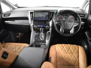 Минивэн Toyota Vellfire 2018 года, 6793900 рублей, Казань