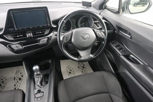 Внедорожник Toyota C-HR 2018 года, 1889000 рублей, Красноярск