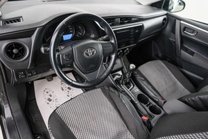Седан Toyota Corolla 2017 года, 1549000 рублей, Красноярск