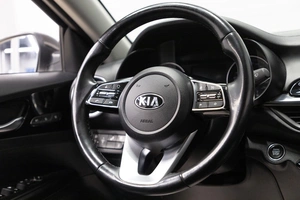 Седан Kia Cerato 2018 года, 1899000 рублей, Новосибирск