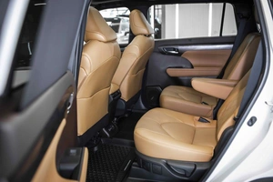 Внедорожник Toyota Highlander 2022 года, 8999000 рублей, Москва