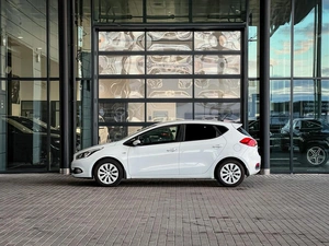 Хетчбэк Kia Ceed 2013 года, 879000 рублей, Уфа