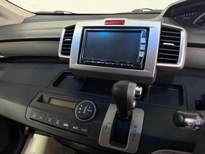 Минивэн Honda Freed 2012 года, 979000 рублей, Красноярск