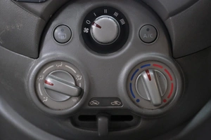 Хетчбэк Nissan March 2011 года, 629000 рублей, Омск
