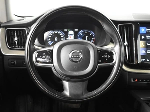 Внедорожник Volvo XC60 2019 года, 3184300 рублей, Казань