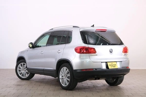Внедорожник Volkswagen Tiguan 2015 года, 1629000 рублей, Омск