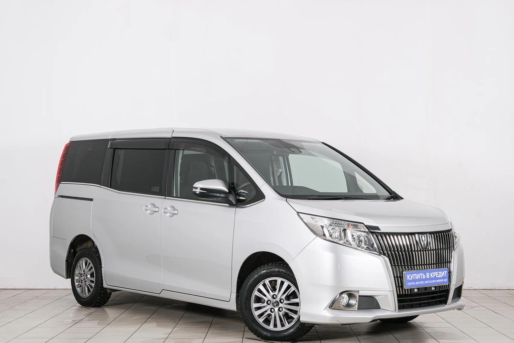 Минивэн Toyota Esquire 2016 года, 2439000 рублей, Красноярск
