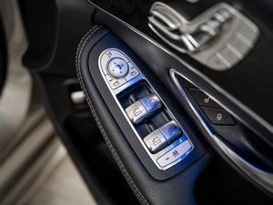 Седан Mercedes-benz C-класс 2018 года, 2700000 рублей, Красноярск
