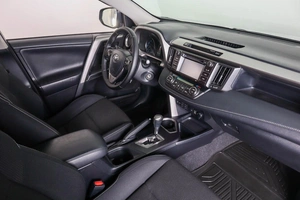 Внедорожник Toyota RAV4 2015 года, 2139000 рублей, Пермь