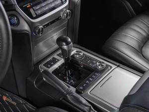 Внедорожник Toyota Land Cruiser 2020 года, 8299000 рублей, Сургут