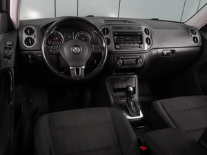 Внедорожник Volkswagen Tiguan 2012 года, 1149000 рублей, Воронеж