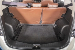 Хетчбэк Nissan Note 2017 года, 999000 рублей, Томск