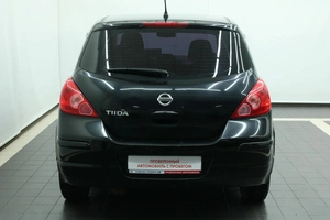 Хетчбэк Nissan Tiida 2011 года, 845000 рублей, Красноярск