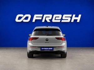 Хетчбэк Volkswagen Golf 2022 года, 2888444 рублей, Москва