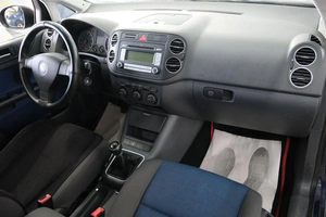 Хетчбэк Volkswagen Golf Plus 2008 года, 669000 рублей, Омск