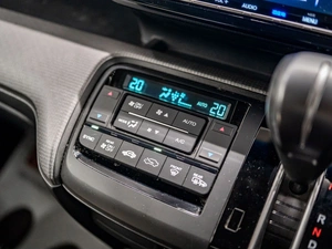 Минивэн Honda Stepwgn Spada 2017 года, 2100000 рублей, Красноярск