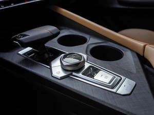 Лифтбек Changan UNI-V 2022 года, 2491000 рублей, Волгоград