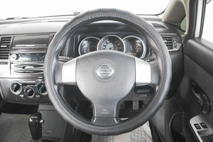 Седан Nissan Tiida Latio 2004 года, 499000 рублей, Кемерово