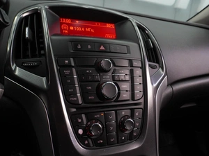 Универсал Opel Astra 2012 года, 744000 рублей, Воронеж