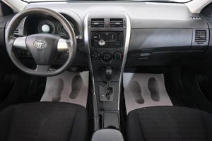 Седан Toyota Corolla 2012 года, 1129000 рублей, Омск