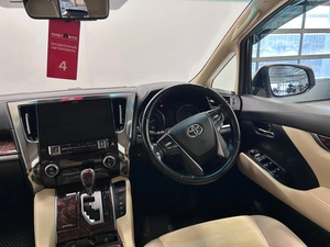 Минивэн Toyota Alphard 2019 года, 4049000 рублей, Красноярск