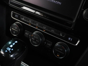 Седан Volkswagen Passat 2015 года, 1329000 рублей, Воронеж