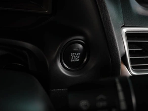 Седан Mazda 3 2018 года, 1830000 рублей, Воронеж