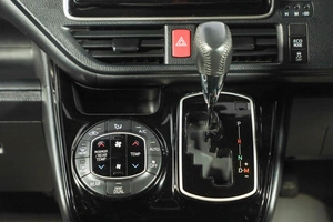 Минивэн Toyota Noah 2019 года, 2799000 рублей, Новосибирск