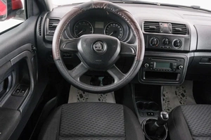 Хетчбэк Skoda Fabia 2013 года, 299000 рублей, Красноярск