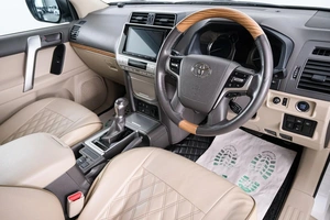 Внедорожник Toyota Land Cruiser Prado 2018 года, 4549000 рублей, Красноярск