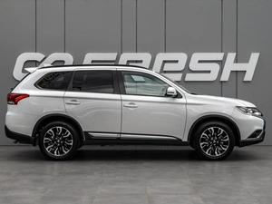 Внедорожник Mitsubishi Outlander 2021 года, 2665000 рублей, Краснодар