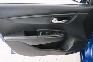 Хетчбэк Kia Rio X-Line 2019 года, 1399000 рублей, Красноярск