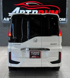 Минивэн Honda Stepwgn Spada 2015 года, 1897000 рублей, Красноярск