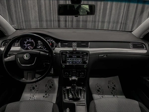 Лифтбек Skoda Superb 2012 года, 955000 рублей, Красноярск
