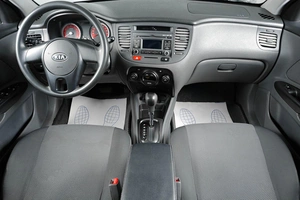 Хетчбэк Kia Rio 2011 года, 769000 рублей, Тюмень