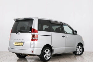 Минивэн Toyota Noah 2003 года, 799000 рублей, Красноярск