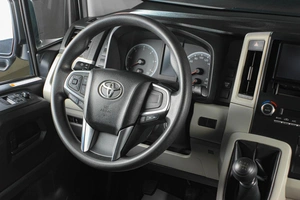 Минивэн Toyota Hiace 2021 года, 5149000 рублей, Тюмень
