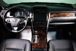 Седан Toyota Camry 2017 года, 2679000 рублей, Сургут