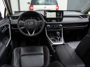Внедорожник Toyota RAV4 2019 года, 3099000 рублей, Краснодар