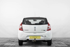Хетчбэк Renault Sandero 2012 года, 609000 рублей, Кемерово