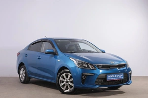 Седан Kia Rio 2018 года, 999000 рублей, Новосибирск