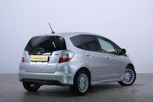 Хетчбэк Honda Fit 2009 года, 749000 рублей, Омск