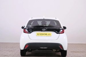 Хетчбэк Toyota Yaris 2021 года, 1229000 рублей, Омск