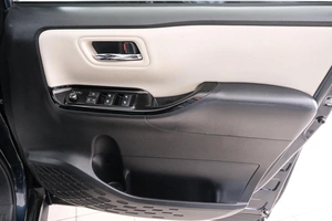 Минивэн Toyota Noah 2019 года, 2199000 рублей, Красноярск