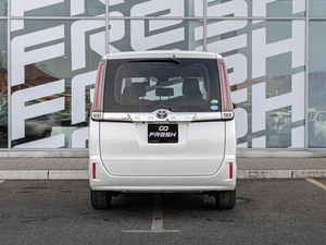 Минивэн Toyota Noah 2019 года, 2300000 рублей, Краснодар