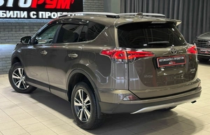 Внедорожник Toyota RAV4 2017 года, 2497000 рублей, Красноярск