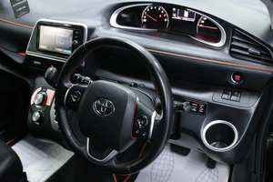Минивэн Toyota Sienta 2017 года, 1308000 рублей, Солонцы