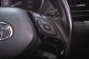 Внедорожник Toyota C-HR 2019 года, 2049000 рублей, Томск