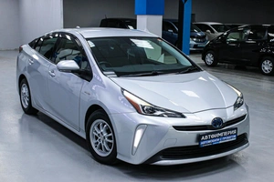 Лифтбек Toyota Prius 2019 года, 1738000 рублей, Солонцы