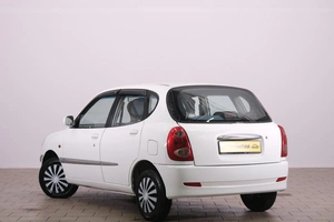 Хетчбэк Toyota Duet 2002 года, 359000 рублей, Омск